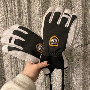 Hestra Ski Gloves: Size 8 Brand New
